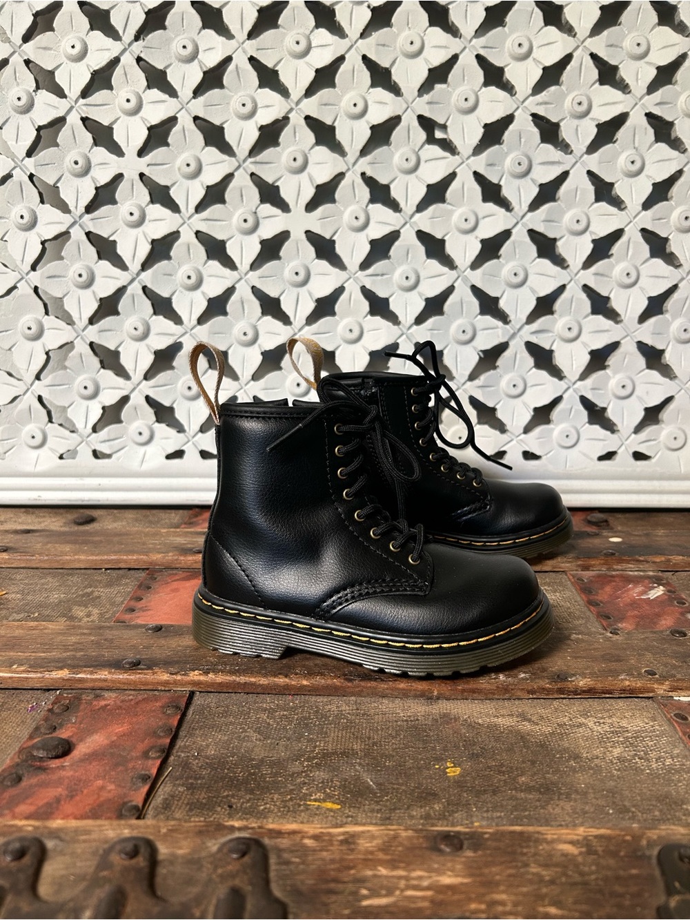 Dr. Martens Kids Black Vegan Leather Lace Up Combat Boots Side Zip US 9